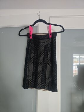 BCBGMaxAzria Black Patterned Pencil Skirt